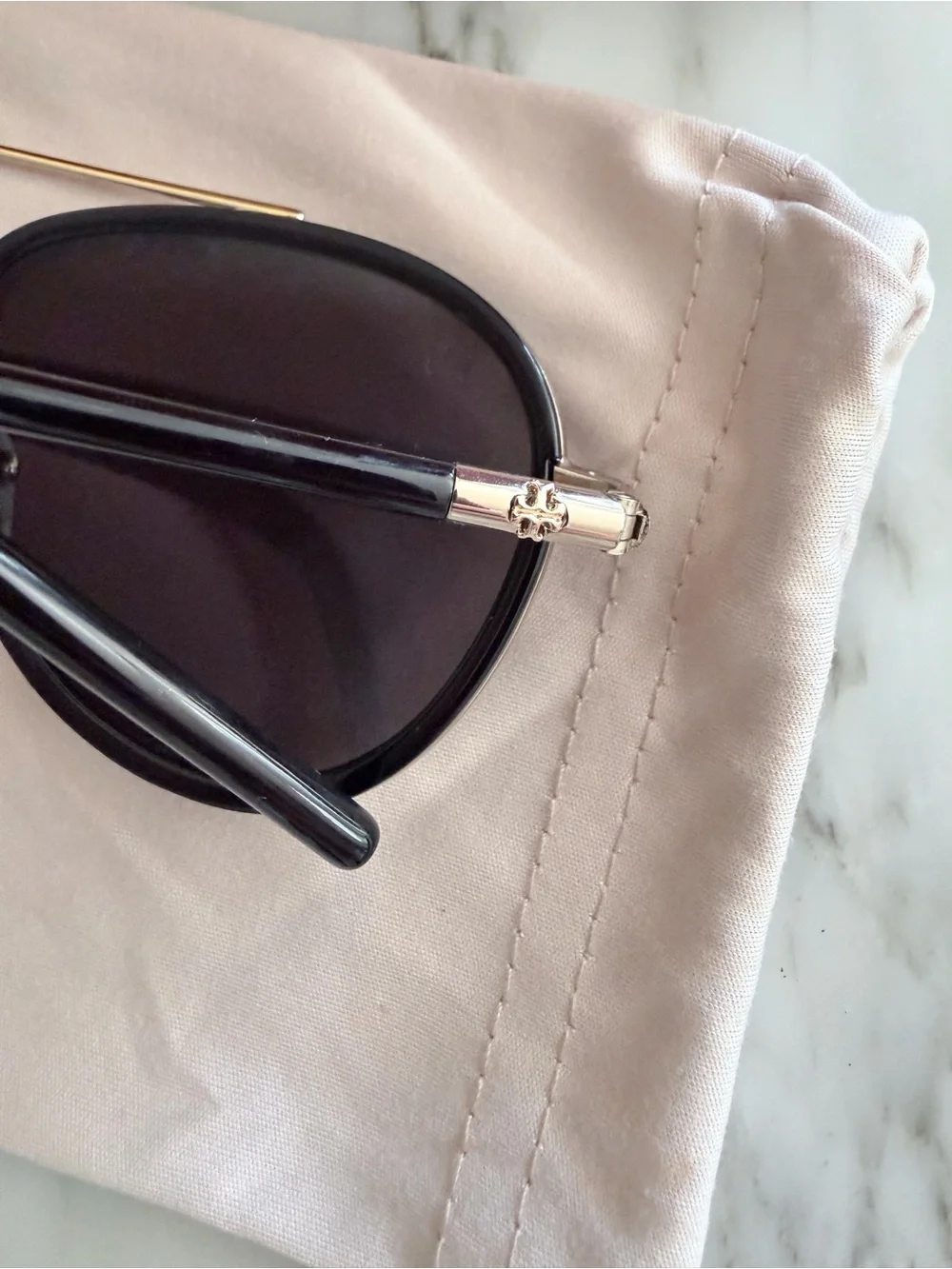 New Tory Burch Black Aviator Sunglasses with case